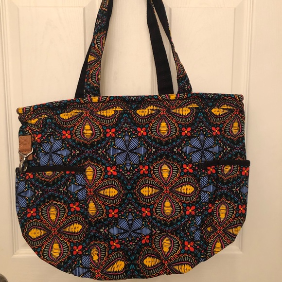 thirty-one Handbags - Retro Metro Stitched Medallion Tote by Thirty- One